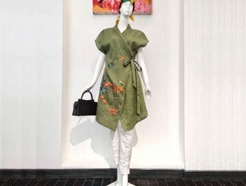 Discover the Flower Embroidered Top: Where Vietnamese Heritage Meets Modern Style